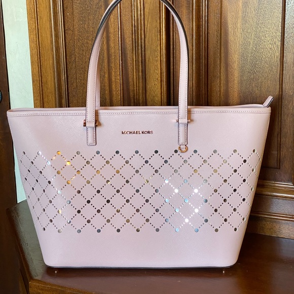 Michael Kors Handbags - NWT Michael Kors JSTVL perforated LG tote